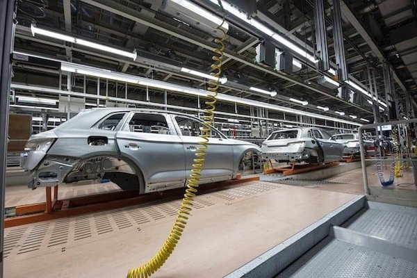 Pourquoi investir dans les constructeurs automobiles ?