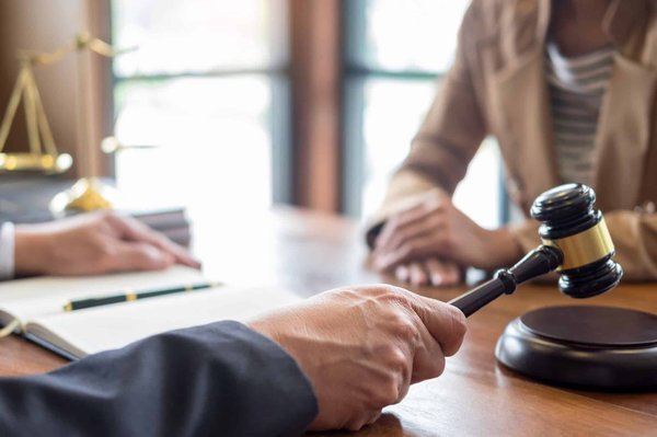 Un avocat au barreau à votre service à Avignon